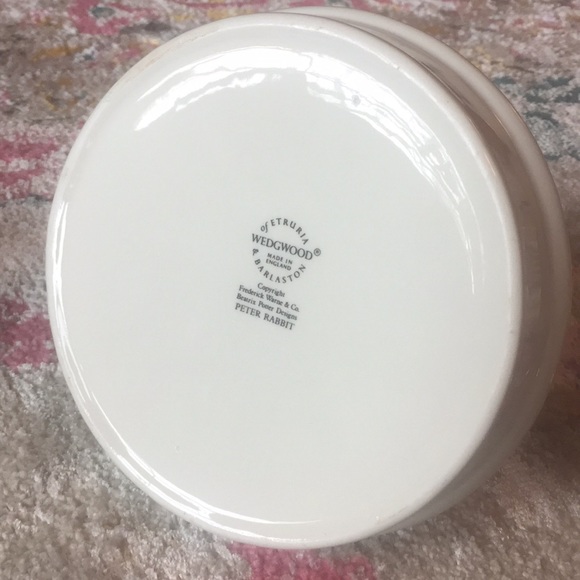 Vintage Peter Rabbit Dish, a Beatrix Potter Design - Picture 7 of 9